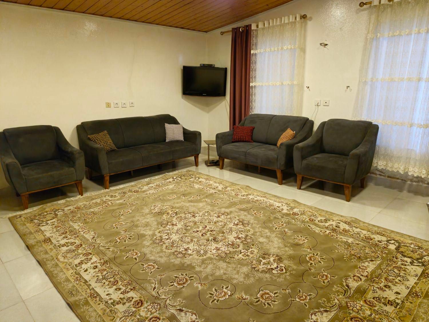اجاره روزانه ویلا دو خوابه حیاط دار متل قو